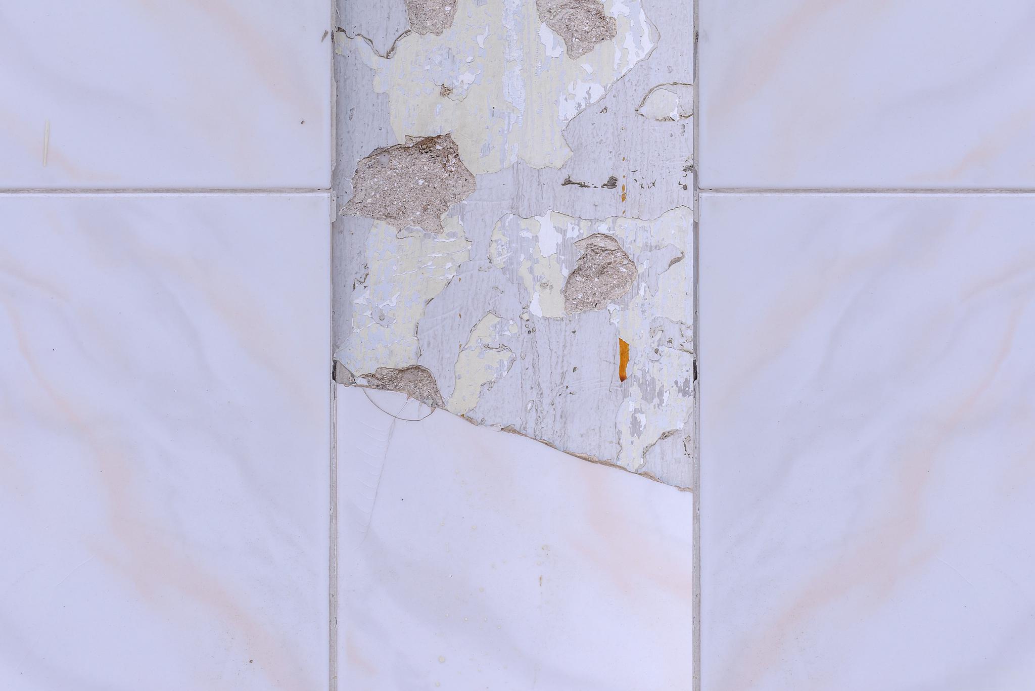 瓷砖空鼓如何处理空鼓问题(瓷砖空鼓如何处理空鼓问题呢)